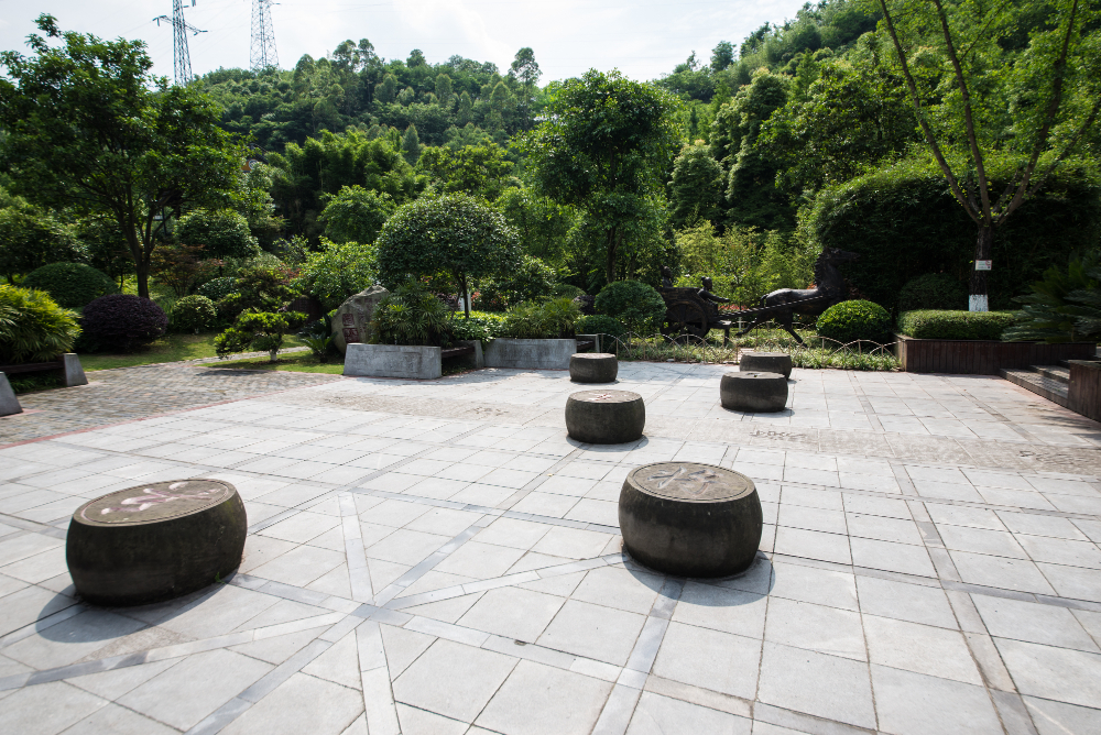 A Guide to Hardscape Designs and Ideas for Your Outdoor Space